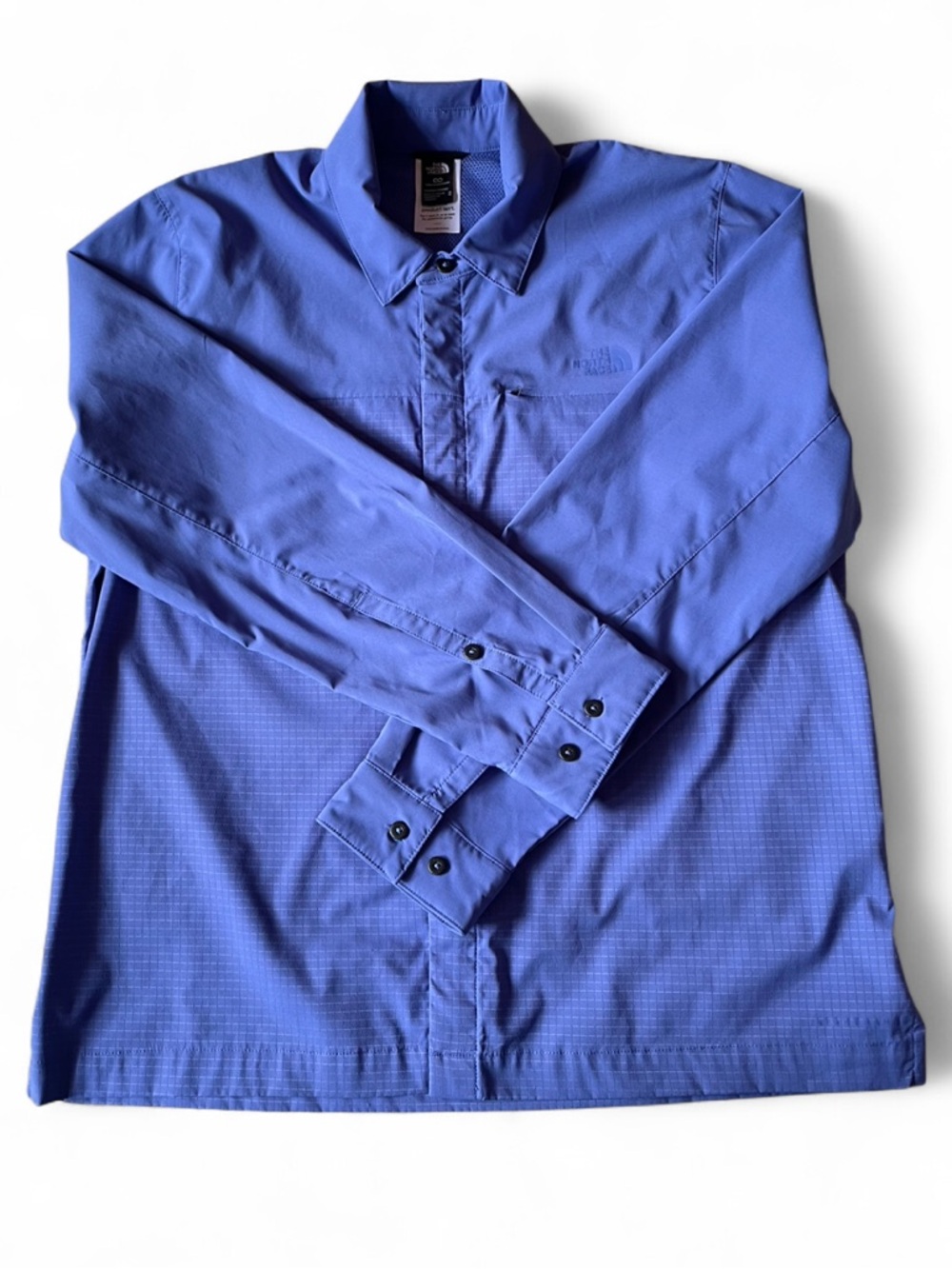 The North Face women’s size M Periwinkle Button-Front Shirt